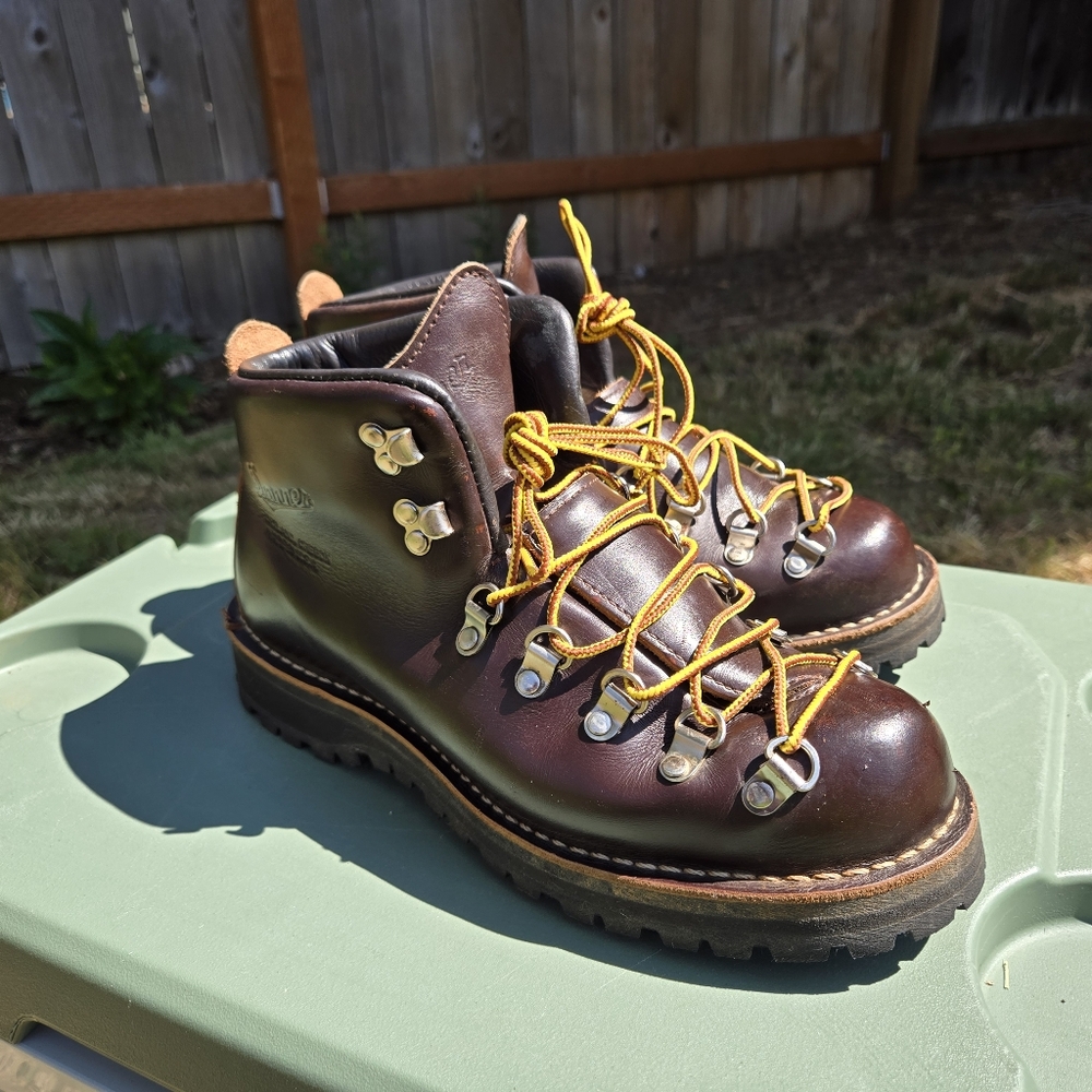 *SOLD* Danner Mountain Light Gore-Tex Boots Men’s Size 7 – Brown – Made in USA